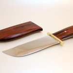 cuchillo acero al carbono hecho a mano madera de coral pr. €265