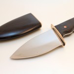cuchillo acero al carbono madera de granadillo hecho a mano €240